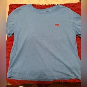 Cropped Levi’s Tee